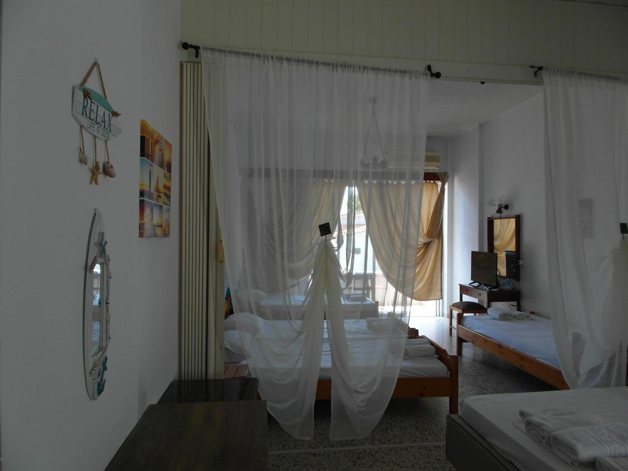 Eri Studios Agia Marina  Chambre photo