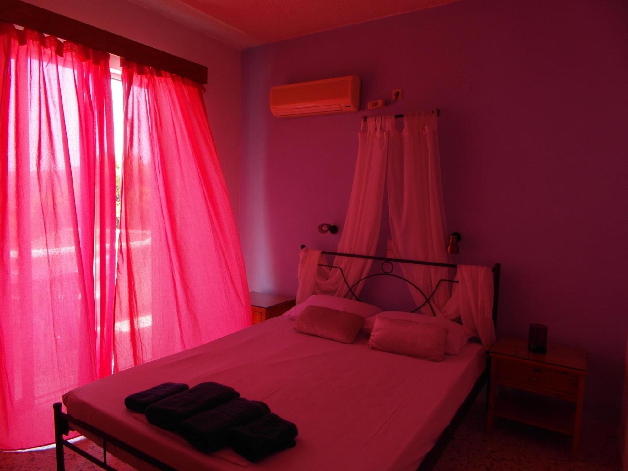 Eri Studios Agia Marina  Chambre photo
