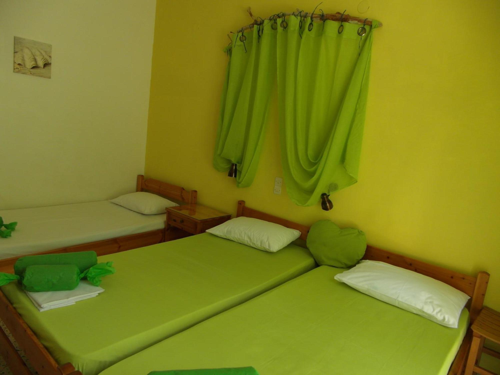 Eri Studios Agia Marina  Chambre photo
