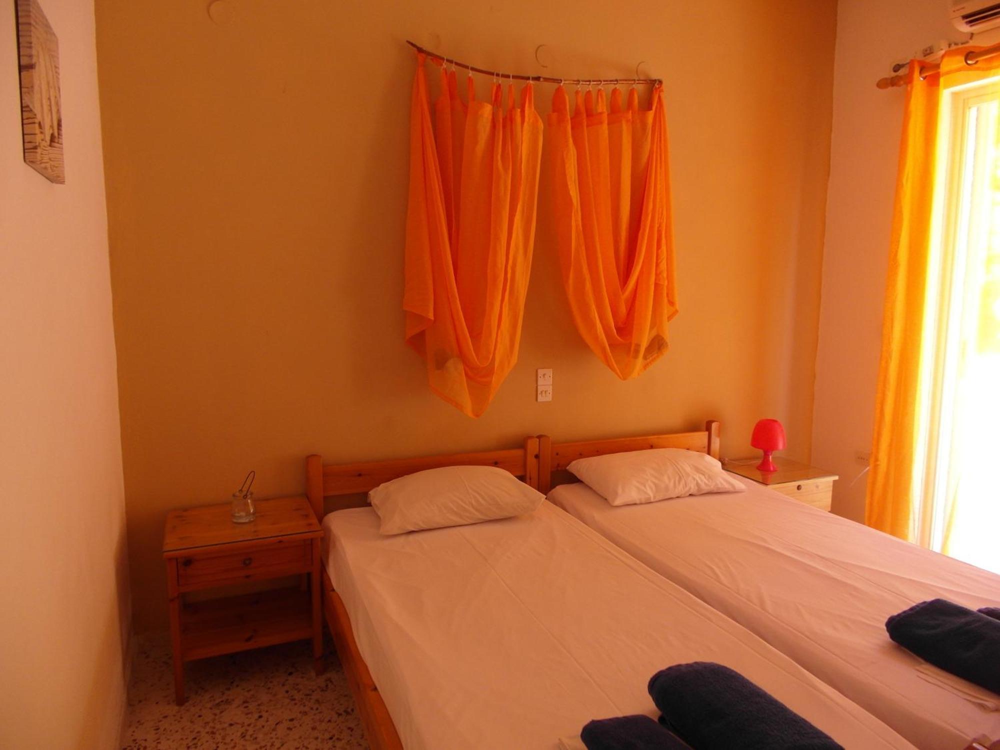 Eri Studios Agia Marina  Chambre photo