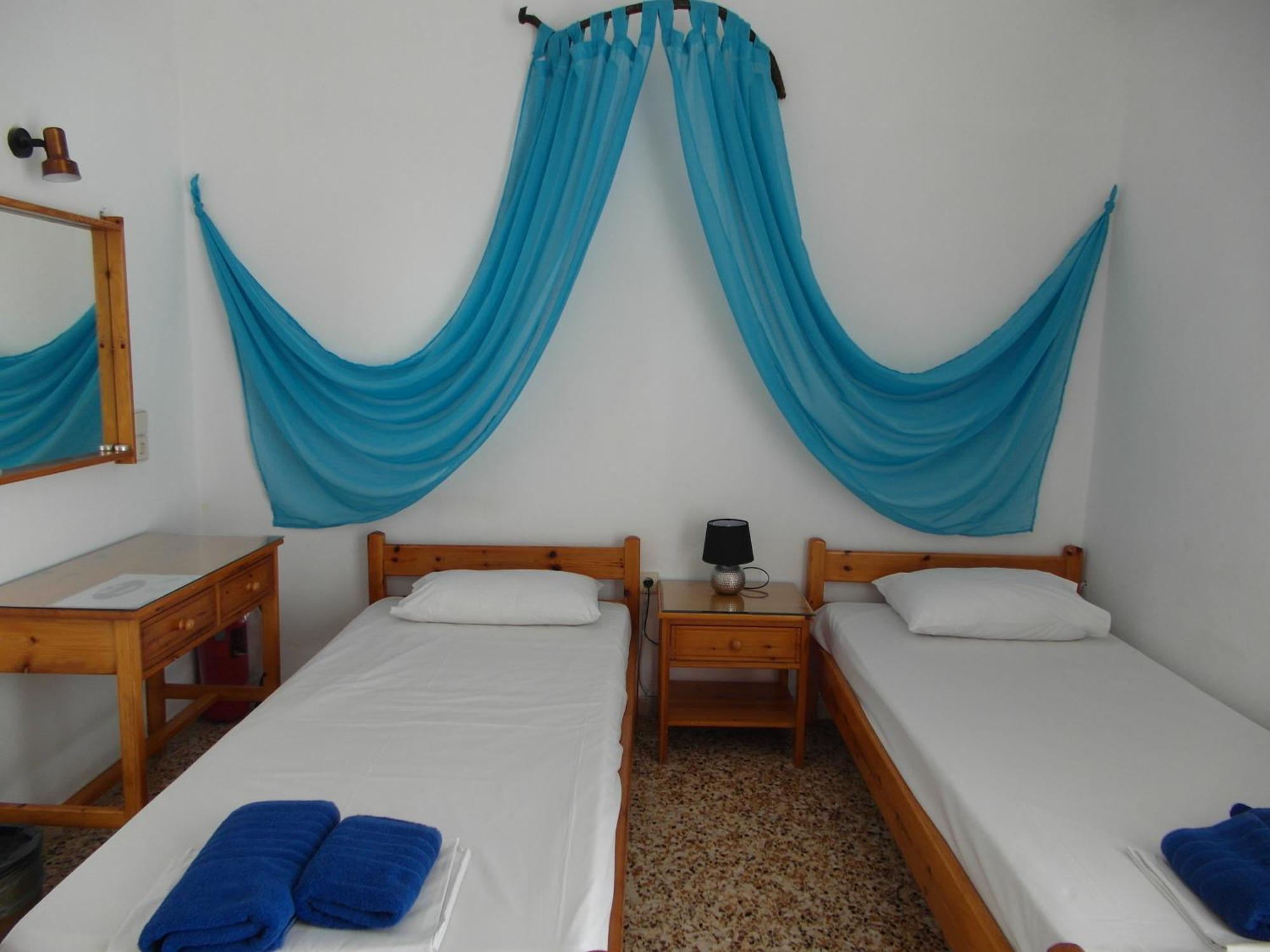 Eri Studios Agia Marina  Chambre photo